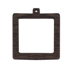 قاب گردنبند چوبی قهوه ای مربع
