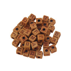 مهره طرح چوب قهوه ای مکعبی حروف لاتین 6mm کد 133