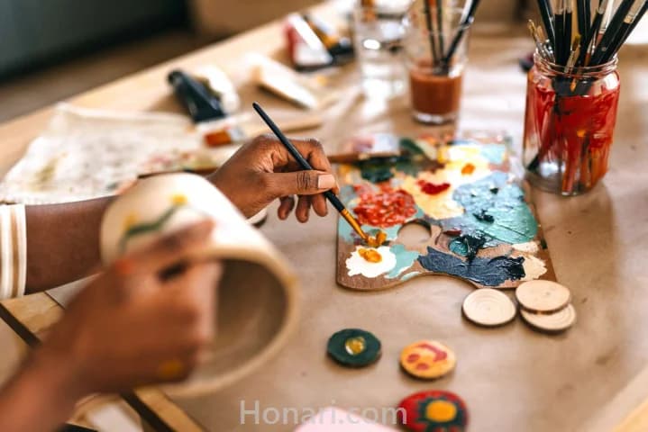 همه چیز درباره رنگ اکریلیک؛ مزایا و معایب