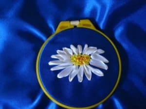 آموزش روبان دوزی گل ژربرا