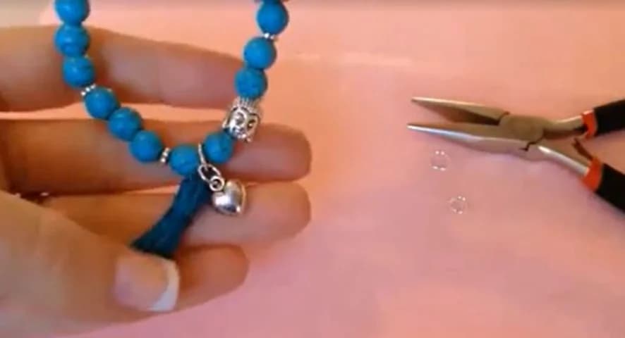 آموزش ساخت دستبند ساده با سنگ فیروزه