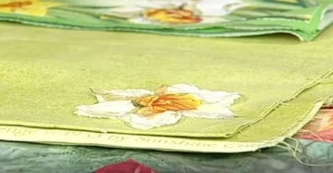 آموزش تابلو نقاشی برجسته روی پارچه با تکنیک دستمال کاغذی